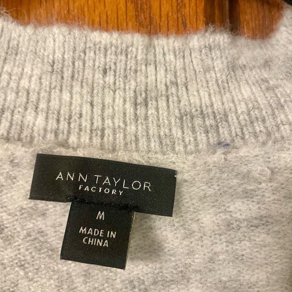 Ann Taylor Factory Light Gray Women's Cardigan - Picture 2 of 4